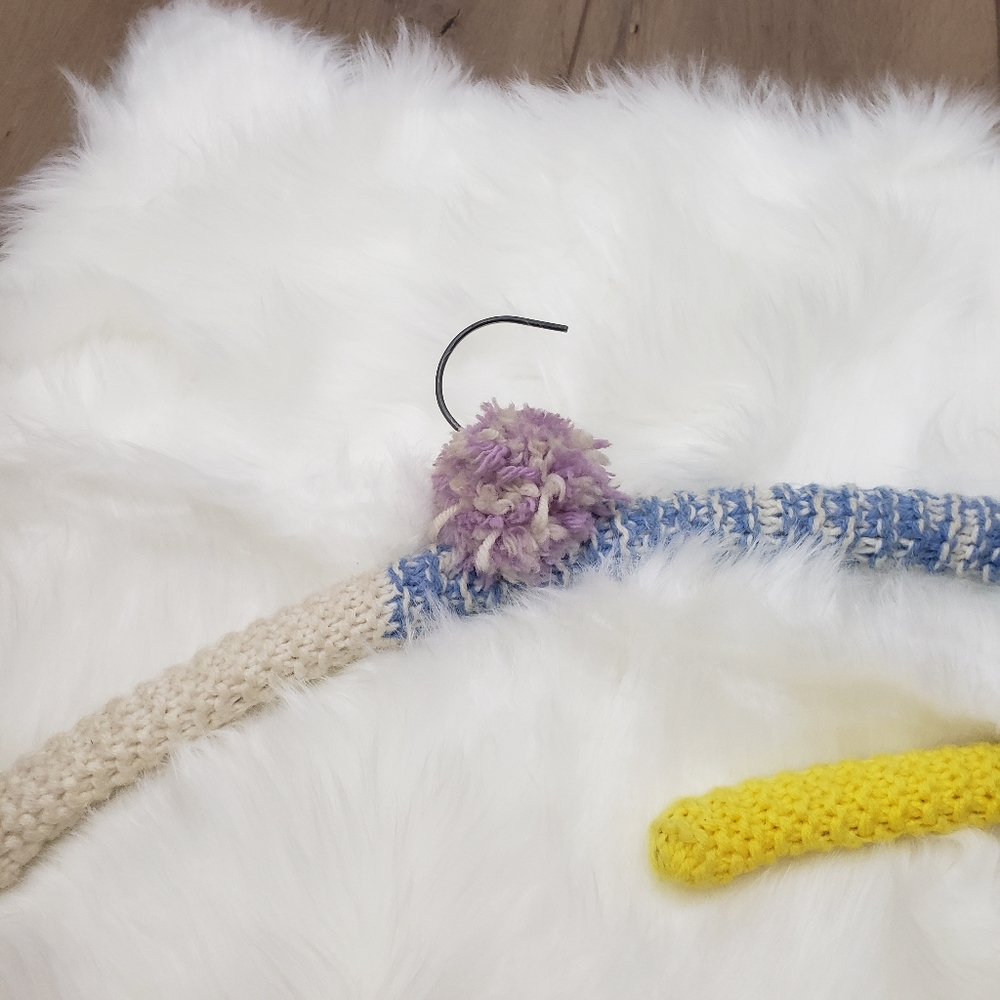 Set of Vintage 1970s Crocheted Hangers - Picture 2 of 7